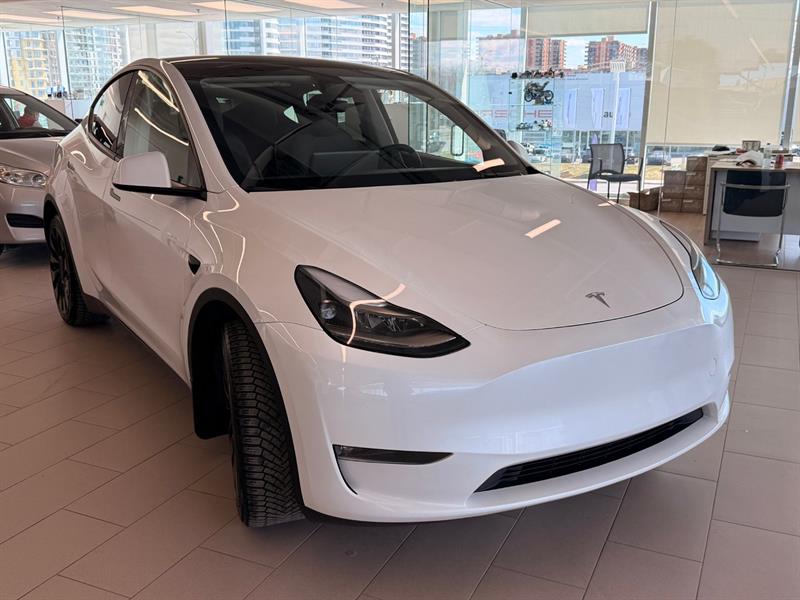 tesla Model Y 2024
