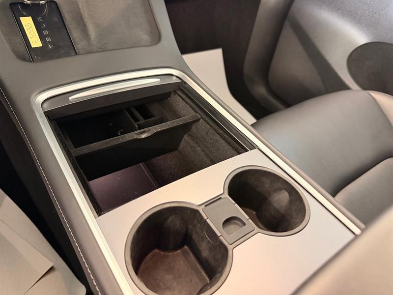 tesla Model Y 2024 - 16