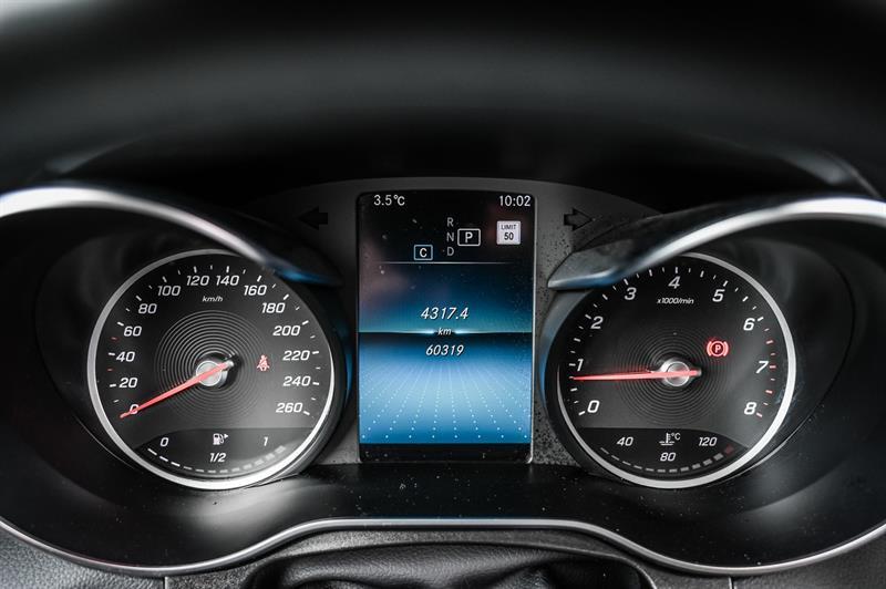 2022 Mercedes-Benz GLC - Image 13