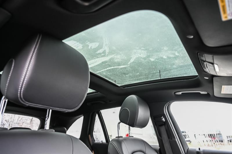 2022 Mercedes-Benz GLC - Image 24