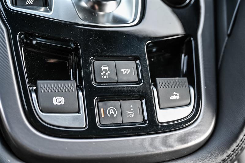 2024 Jaguar F-TYPE - Image 23