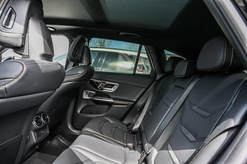 mercedes-benz GLC63 AMG 2025 - 27