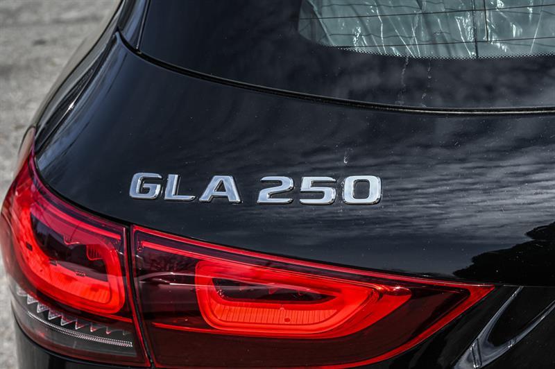 2022 Mercedes-Benz GLA - Image 14