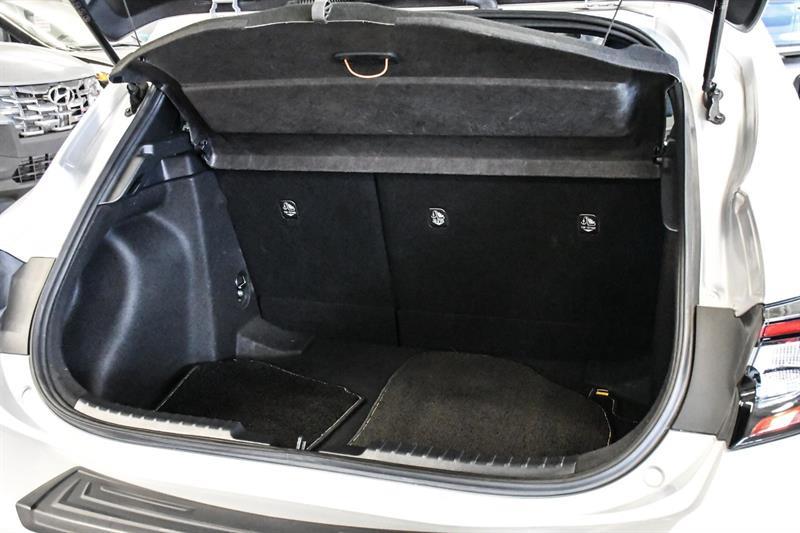 2023 Toyota Corolla - Image 32