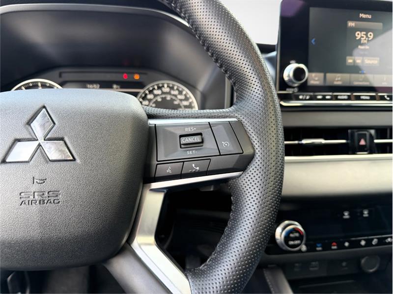 mitsubishi Outlander 2024 - 26