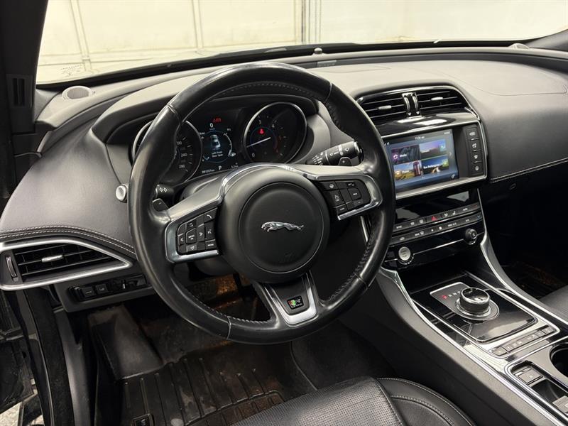 jaguar XE 2017 - 18