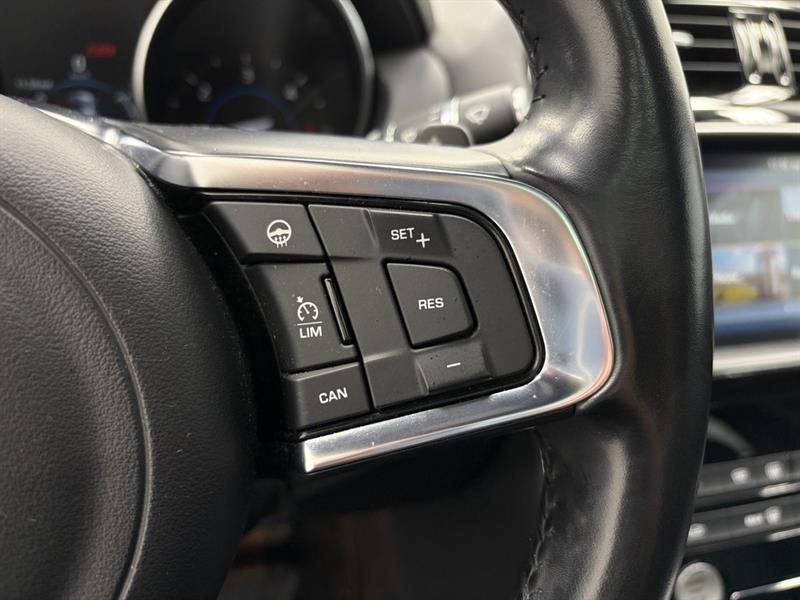 jaguar XE 2017 - 24