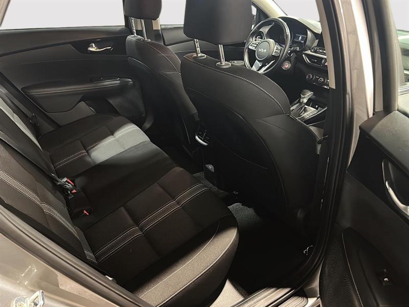 kia Forte5 2023 - 9