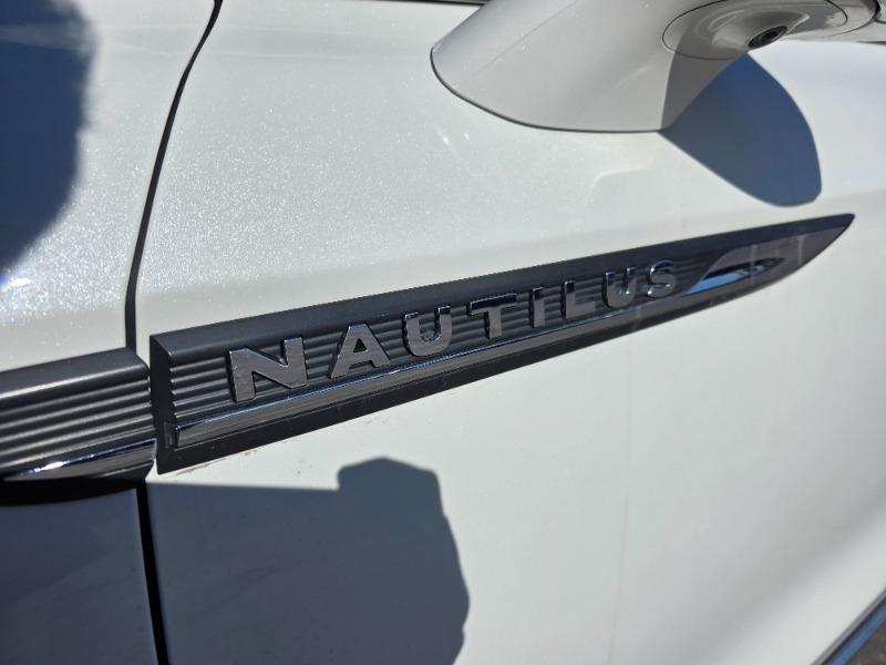 lincoln Nautilus 2020 - 13
