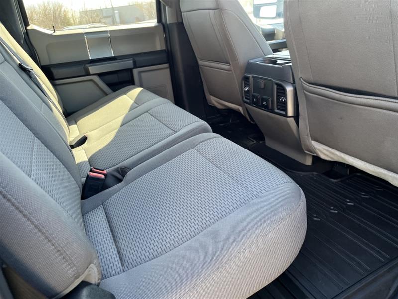 ford Super Duty F-350 a roues arrière jumelées 2022 - 18