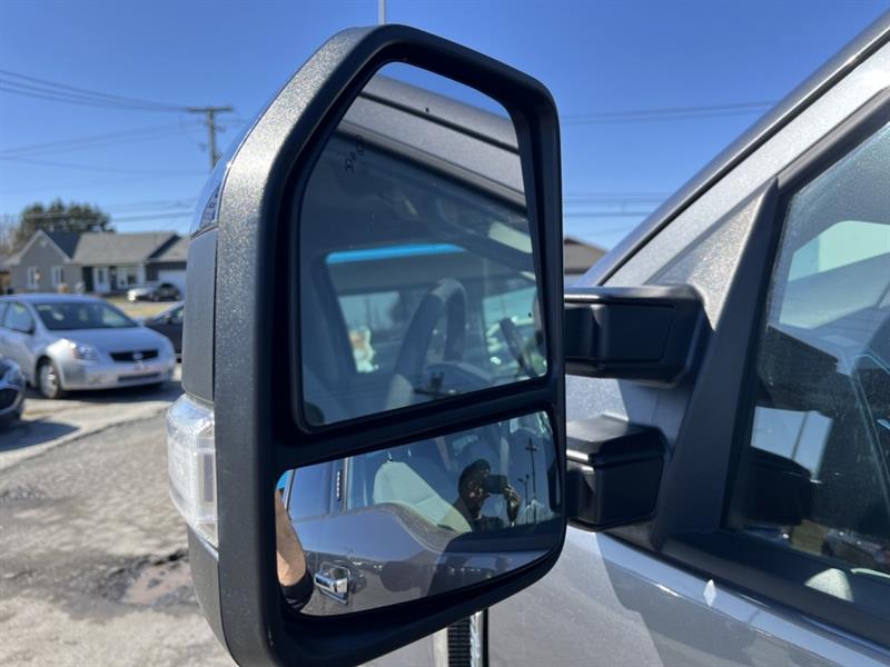 ford Super Duty F-350 a roues arrière jumelées 2022 - 28