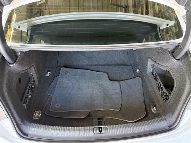 audi berline A4 2019 - 18