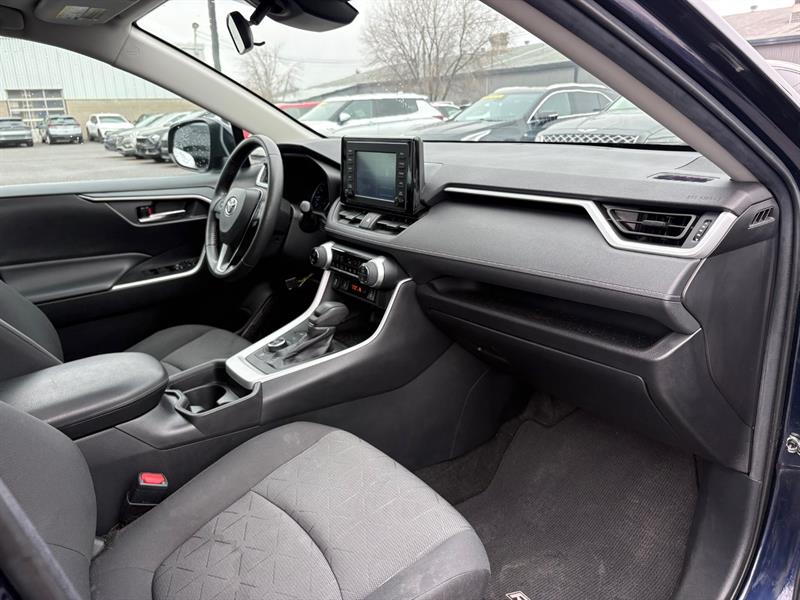toyota RAV4 HYBRID AWD XLE 2021 - 12