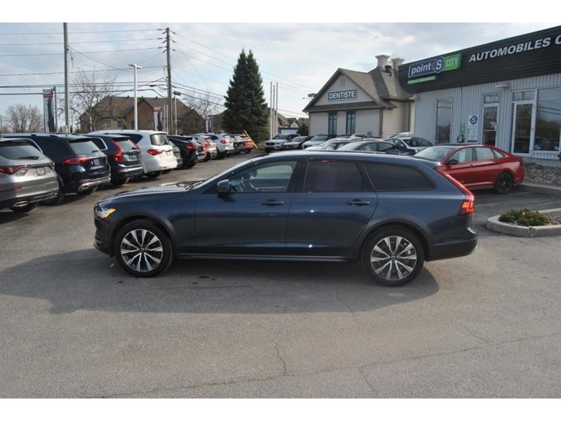 2022 Volvo V90 - Image 2