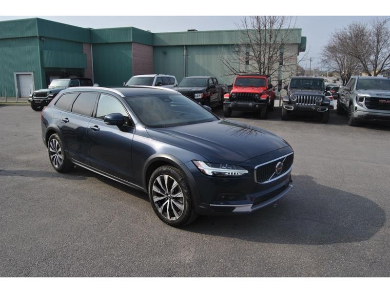 2022 Volvo V90 - Image 7