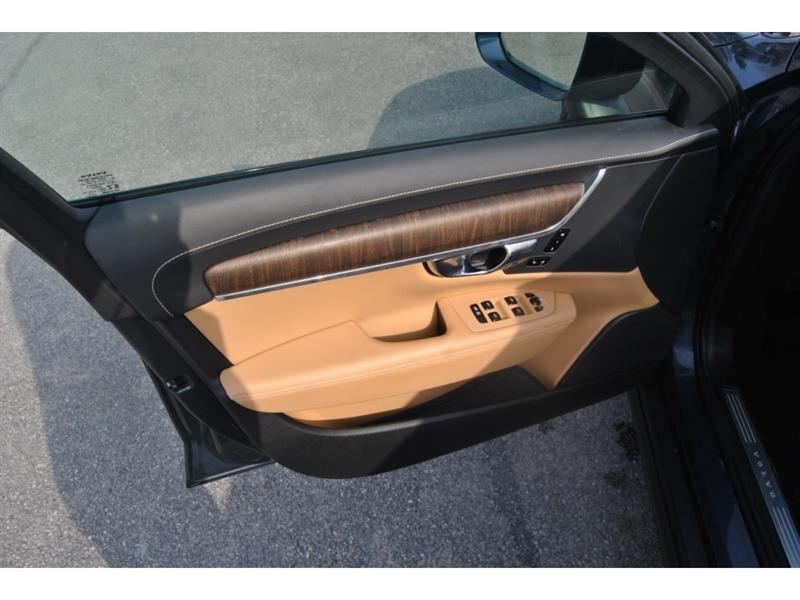 2022 Volvo V90 - Image 12