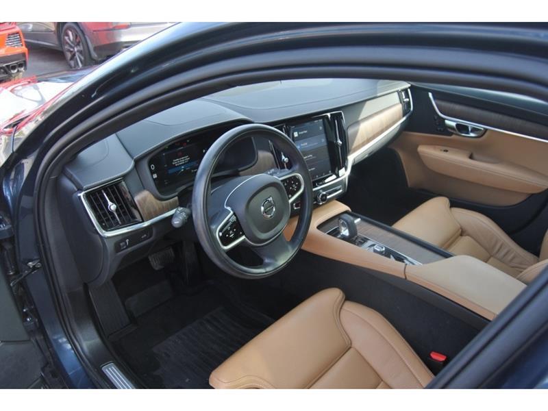 2022 Volvo V90 - Image 13