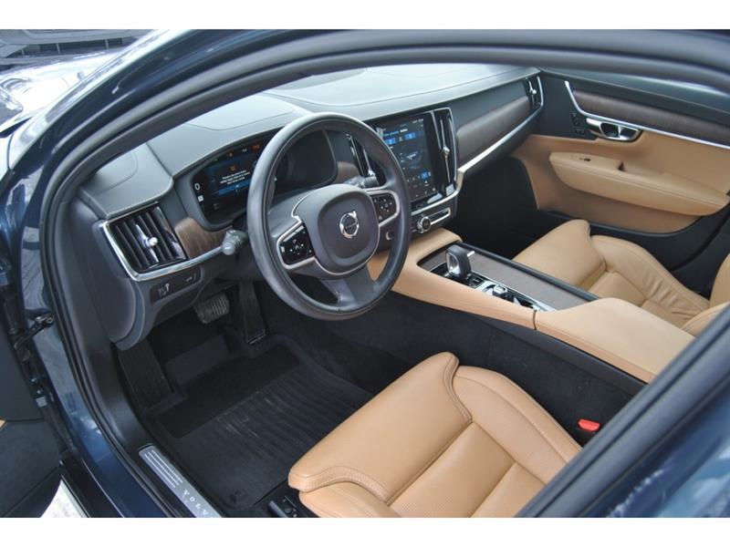 2022 Volvo V90 - Image 14