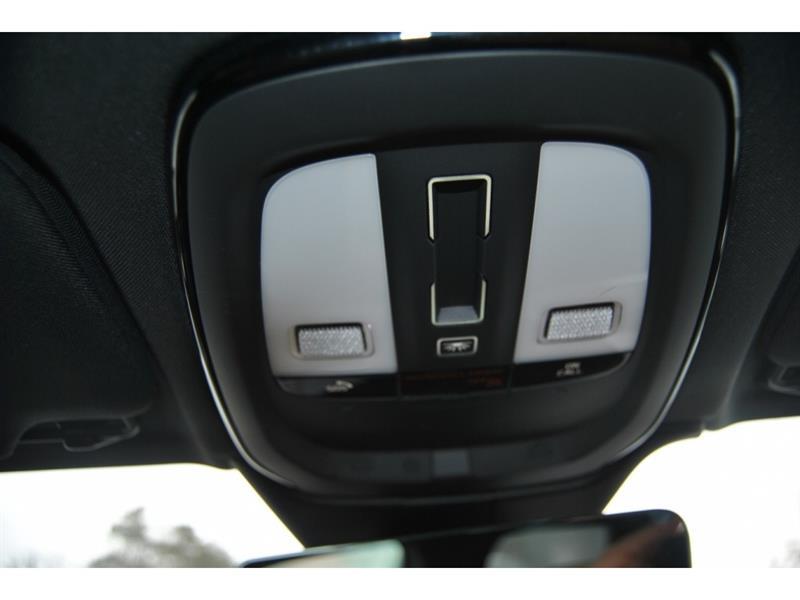 2022 Volvo V90 - Image 24