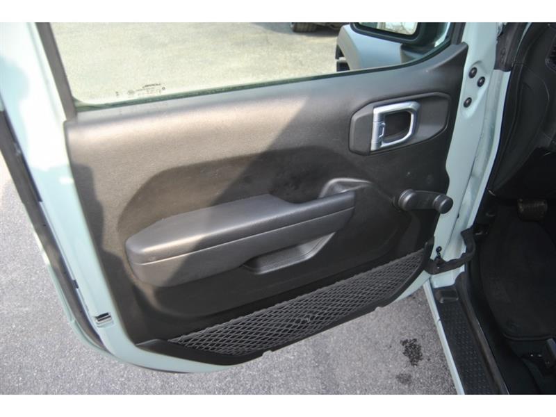 2024 Jeep Wrangler - Image 11