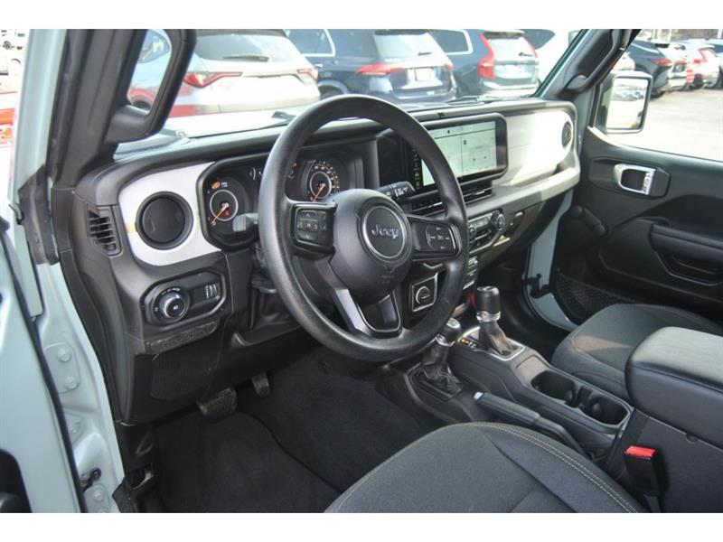 2024 Jeep Wrangler - Image 12