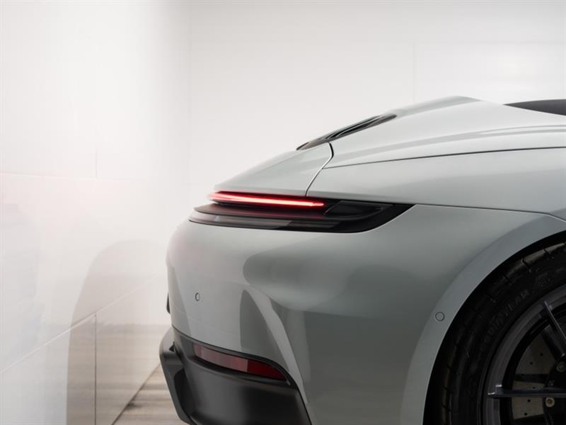 porsche 911 2025 - 16