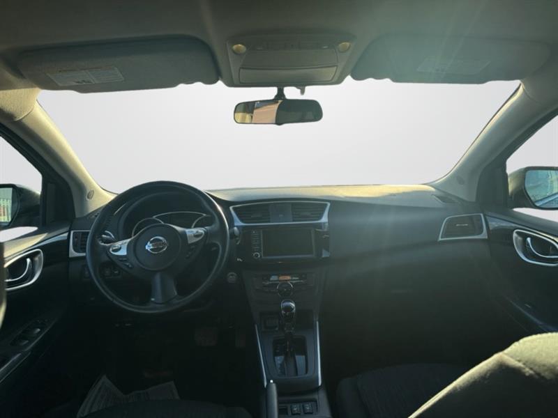 nissan Sentra 2019 - 10