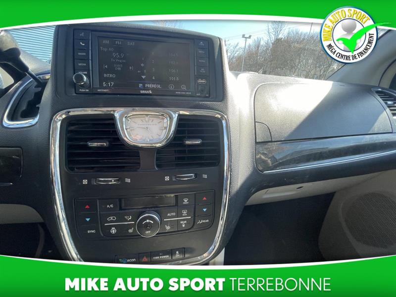 chrysler Town & Country 2016 - 10
