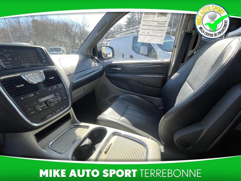 chrysler Town & Country 2016 - 11