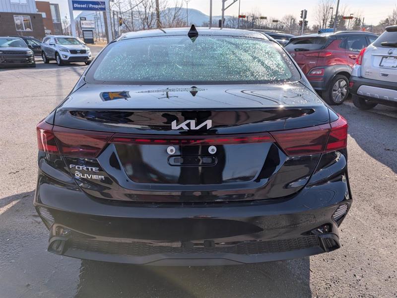 kia Forte 2024 - 10