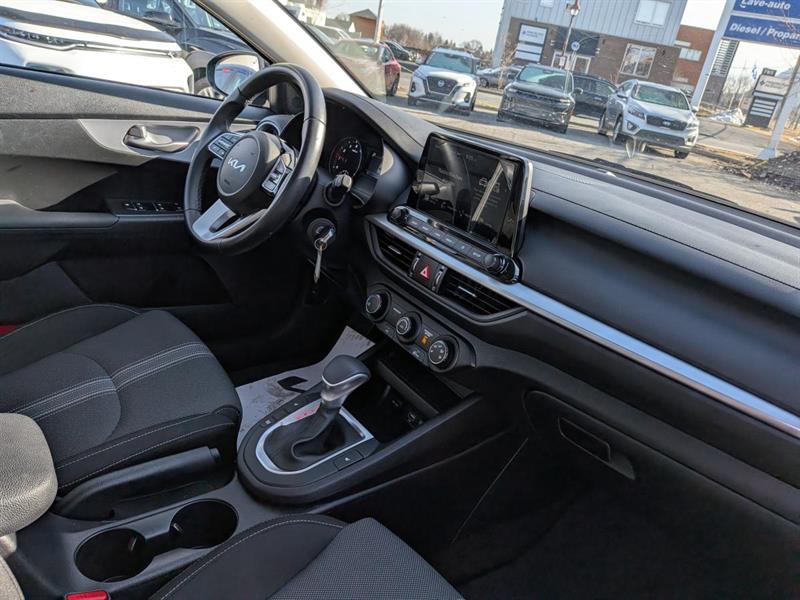 kia Forte 2024 - 13