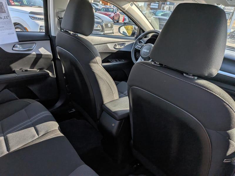 kia Forte 2024 - 15