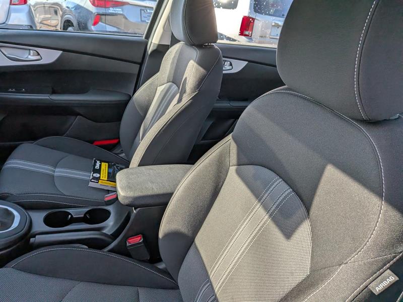 kia Forte 2024 - 19