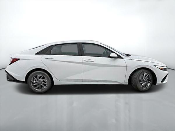 hyundai Elantra 2025 - 2