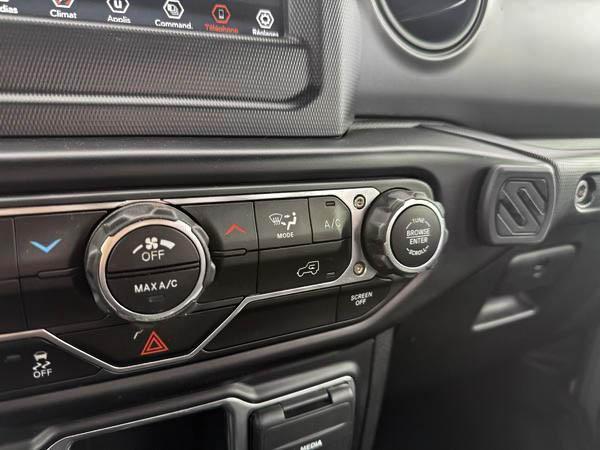 jeep Wrangler 2022 - 11