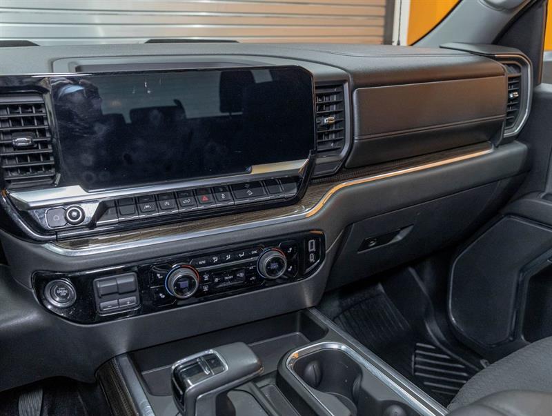 chevrolet Silverado 1500 2023 - 23