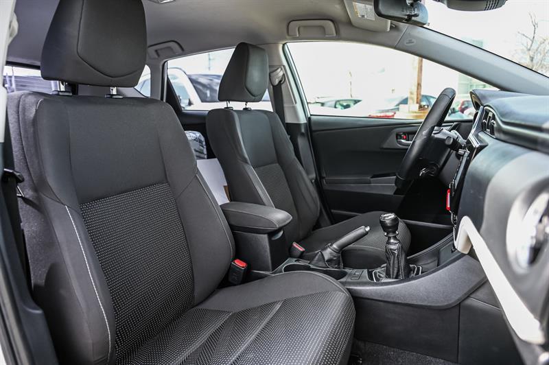 toyota Corolla iM 2017 - 17
