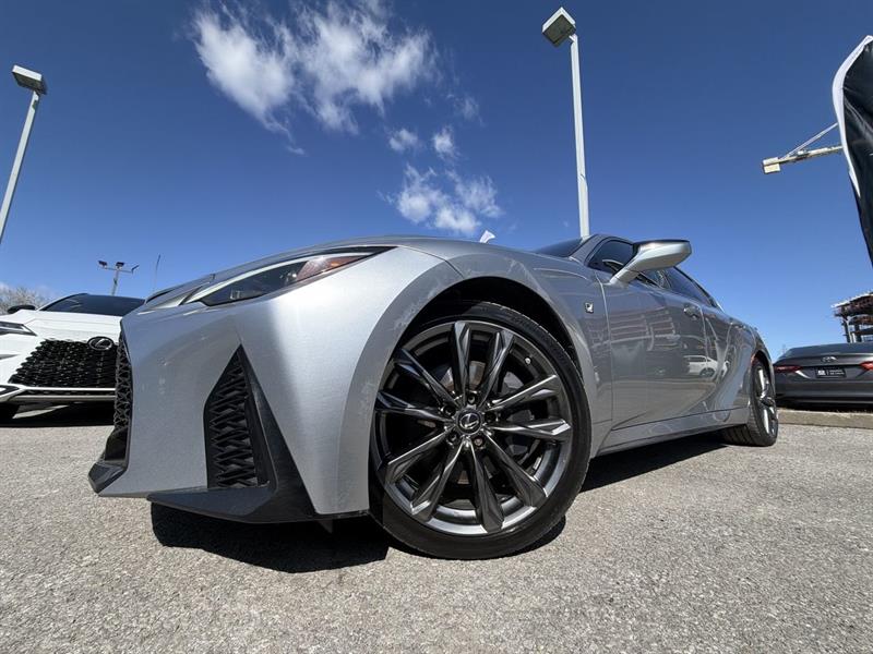 lexus IS 300 2021 - 18