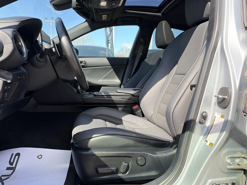 lexus IS 300 2021 - 19