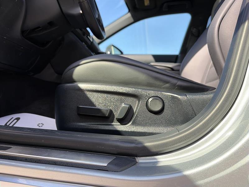 lexus IS 300 2021 - 20