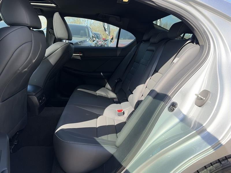 lexus IS 300 2021 - 31