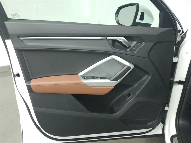 audi Q3 2021 - 12