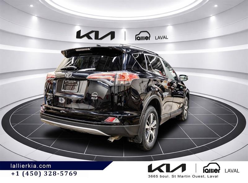 2017 Toyota RAV4 - Image 8