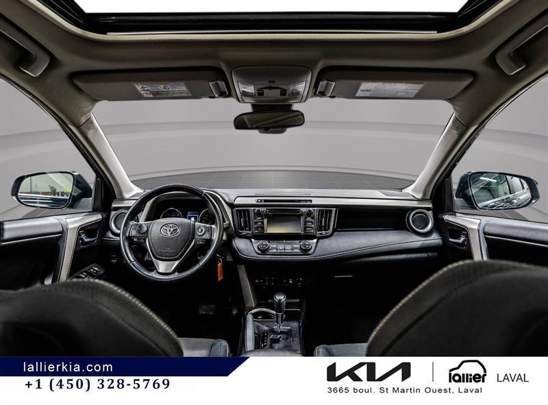 2017 Toyota RAV4 - Image 10