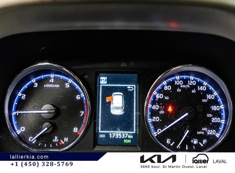 2017 Toyota RAV4 - Image 15