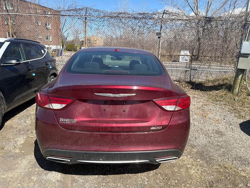 2016 Chrysler 200 - Image 3
