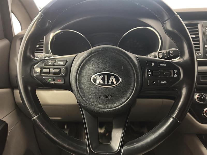 kia Sedona LX 2017 - 9