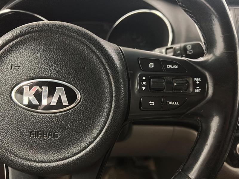 kia Sedona LX 2017 - 11