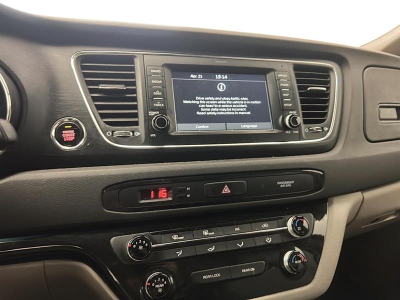 kia Sedona LX 2017 - 13