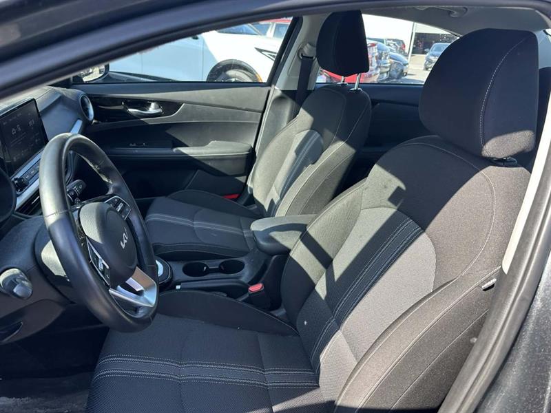 kia Forte 2024 - 11